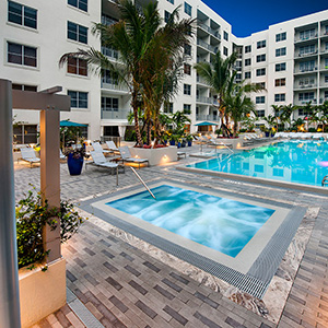 Berkshire Lauderdale By The Sea gallery pool eve - Fort Lauderdale 