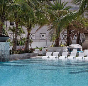Monarc @ Met 3 - Pool - Miami, FL - ZOM Florida